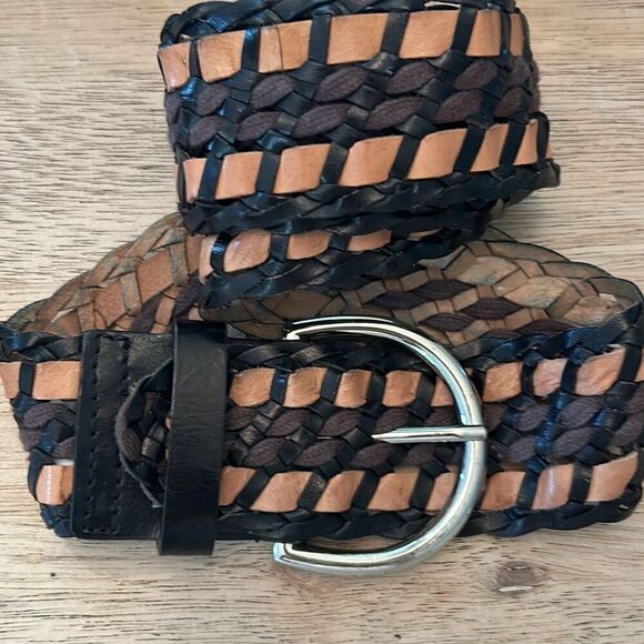 Gorgeous LOFT brown and tan leather belt size M - Picture 1 of 4